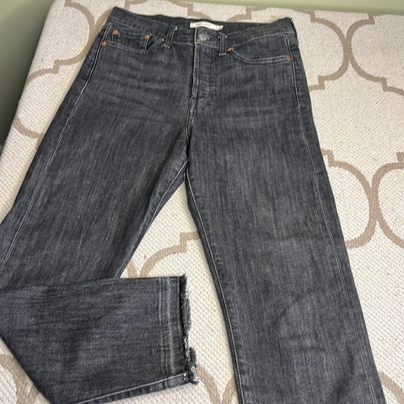 Levi's Premium WEDGIE STRAIGHT FIT WOMEN'S JEANS raw hems button fly - Picture 17 of 17